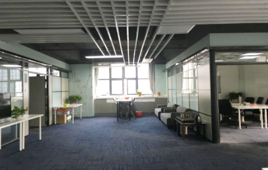 辦公環境1.jpg 辦公環境1.jpg